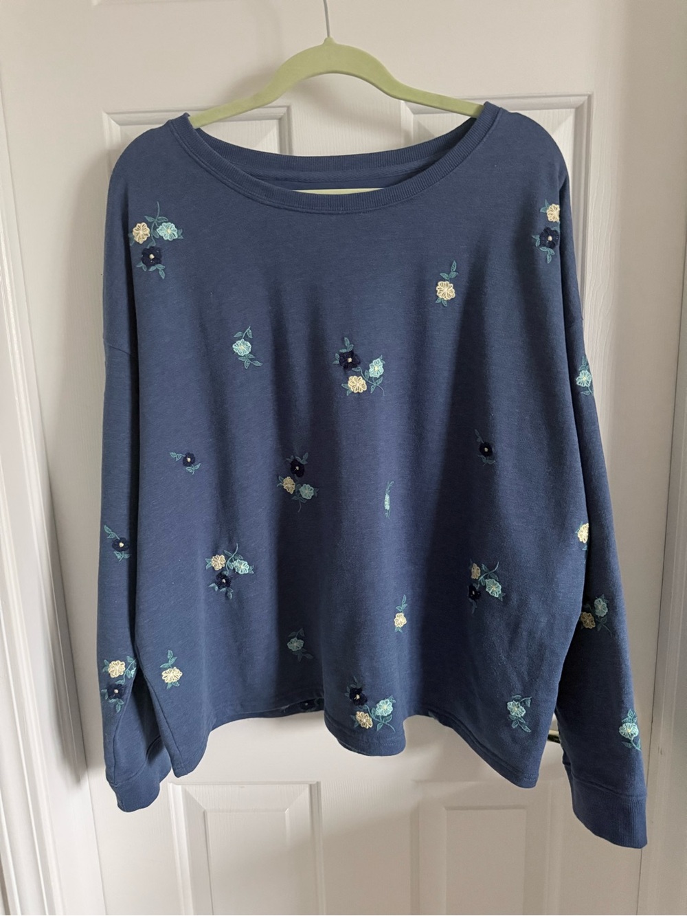 Women's Navy Blue Floral Embroidered Sweatshirt Cottagecore Artsy Whimsy Cosy - Picture 3 of 9